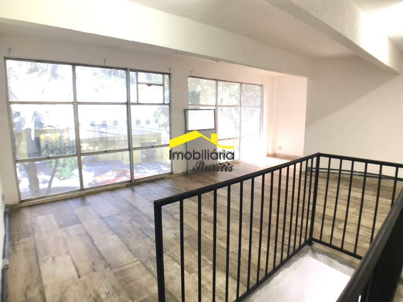 Loja para aluguel no Estoril: 